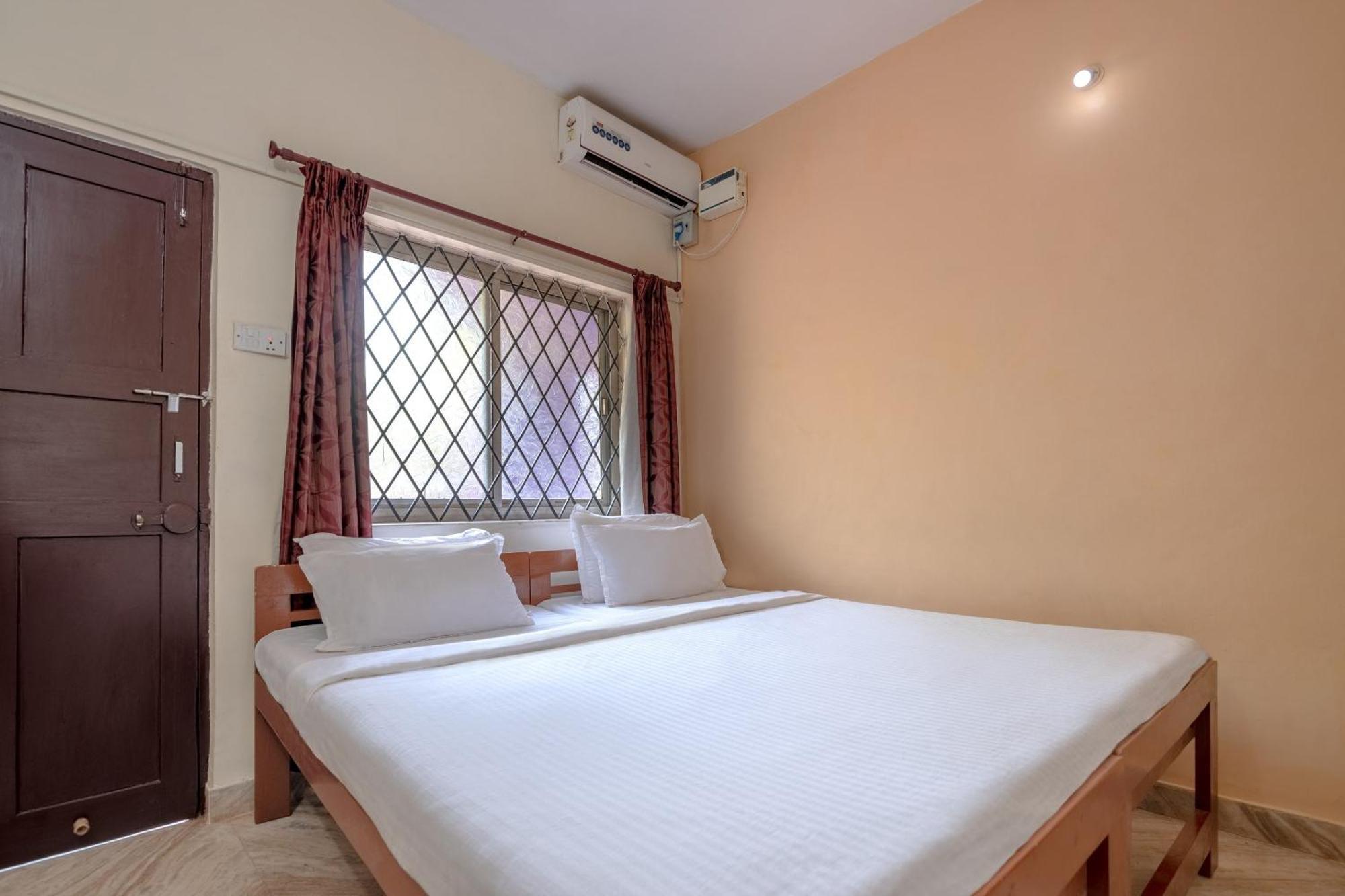 Spot On Ps Guest House Calangute Buitenkant foto