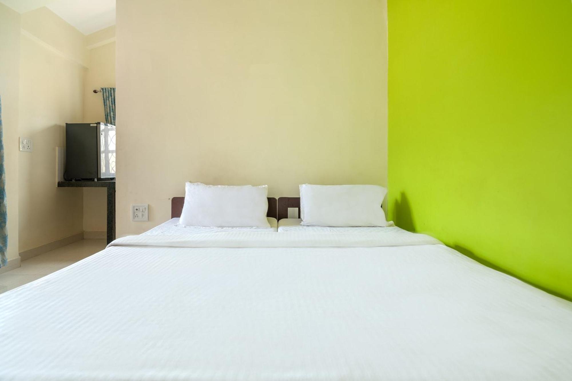 Spot On Ps Guest House Calangute Buitenkant foto