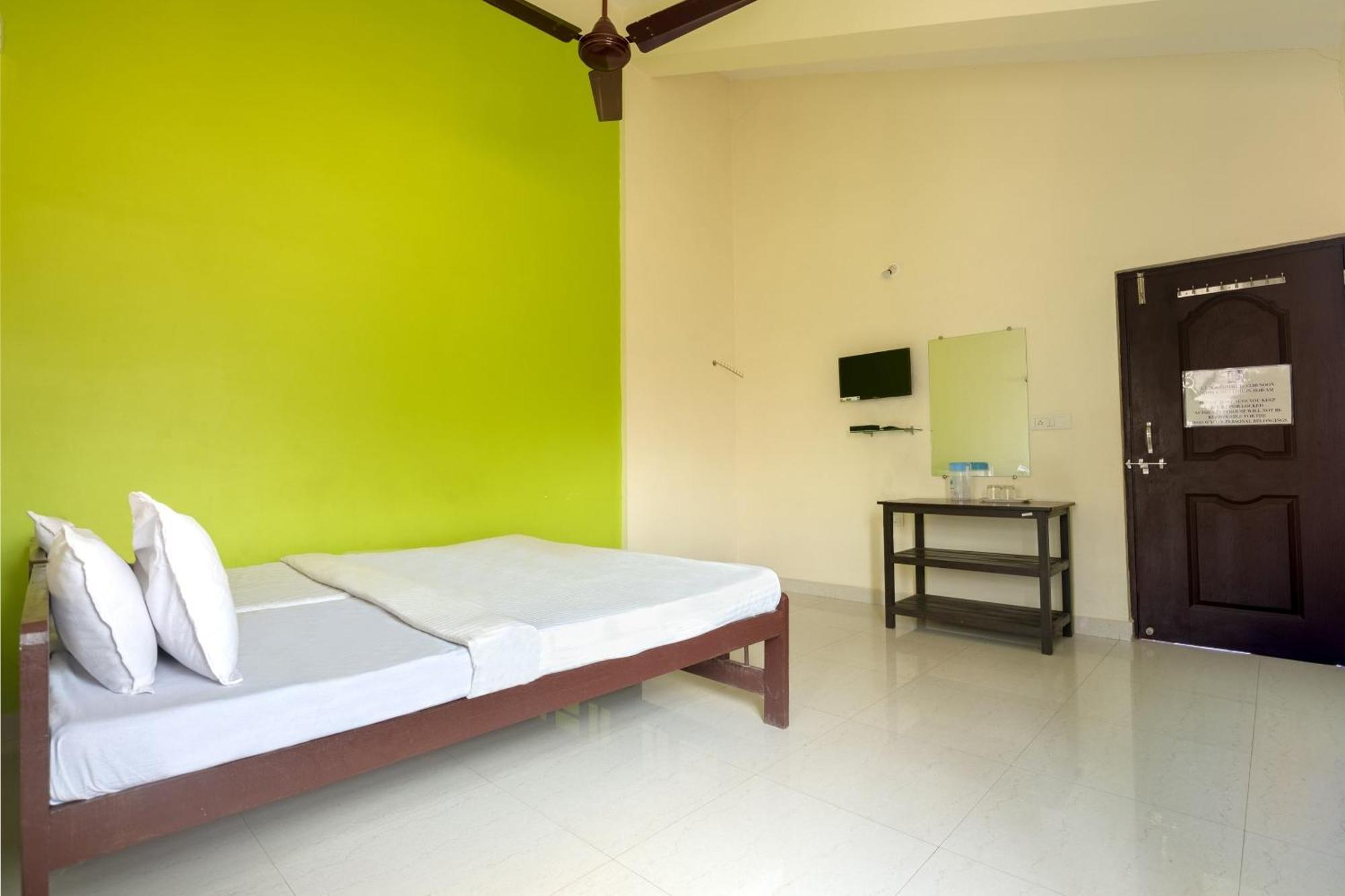 Spot On Ps Guest House Calangute Buitenkant foto