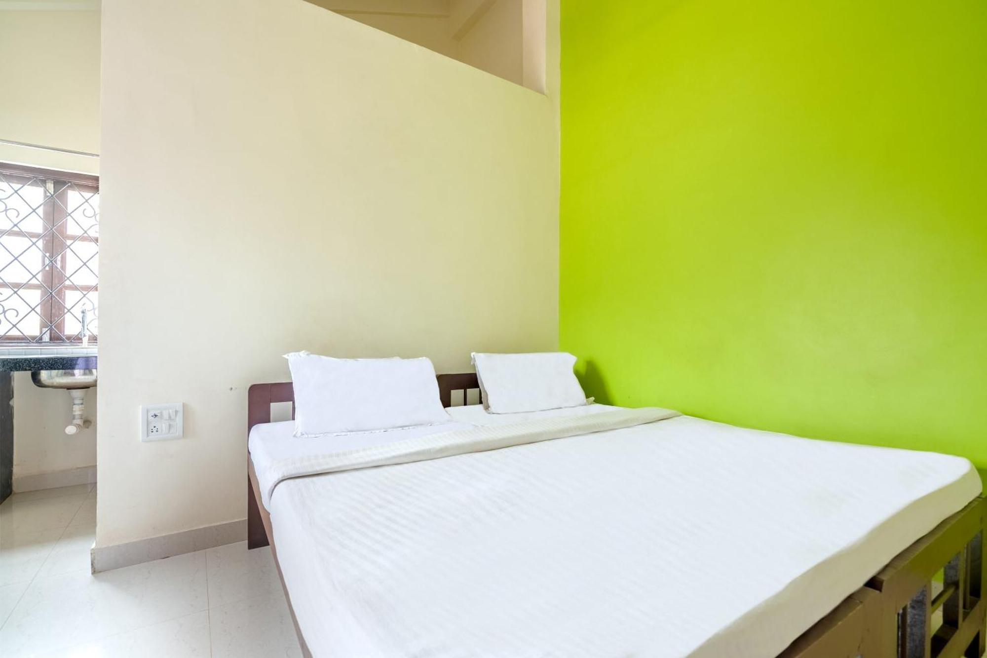 Spot On Ps Guest House Calangute Buitenkant foto