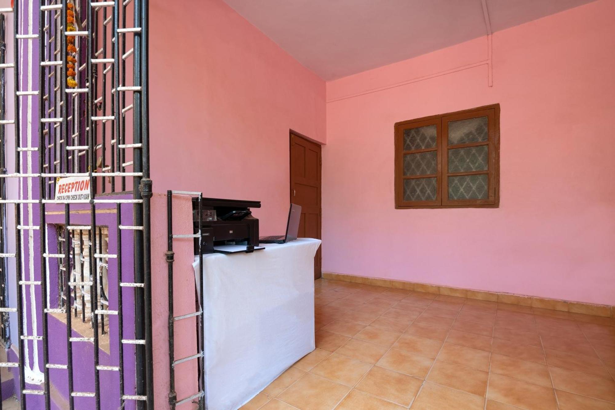 Spot On Ps Guest House Calangute Buitenkant foto