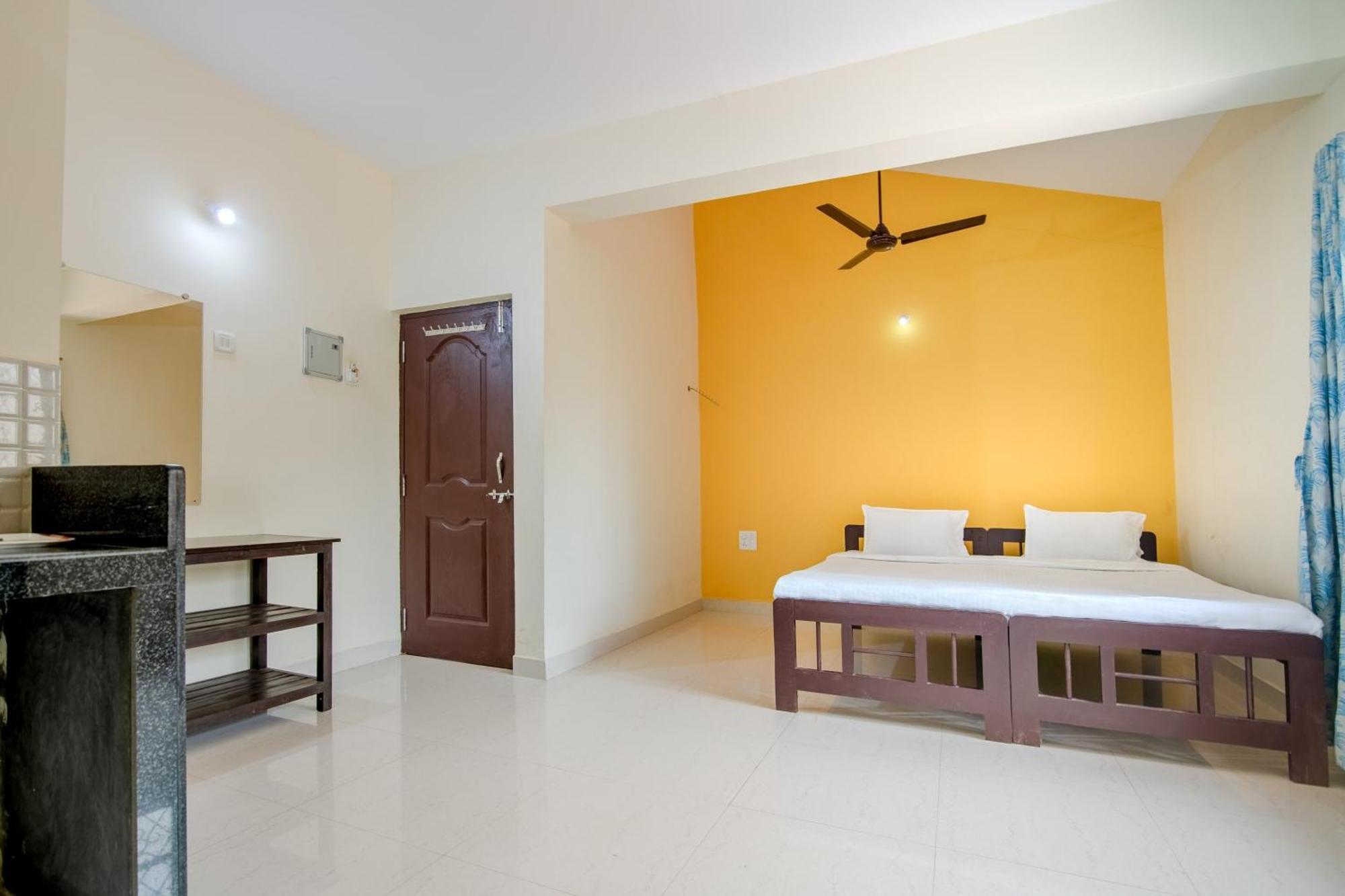 Spot On Ps Guest House Calangute Buitenkant foto