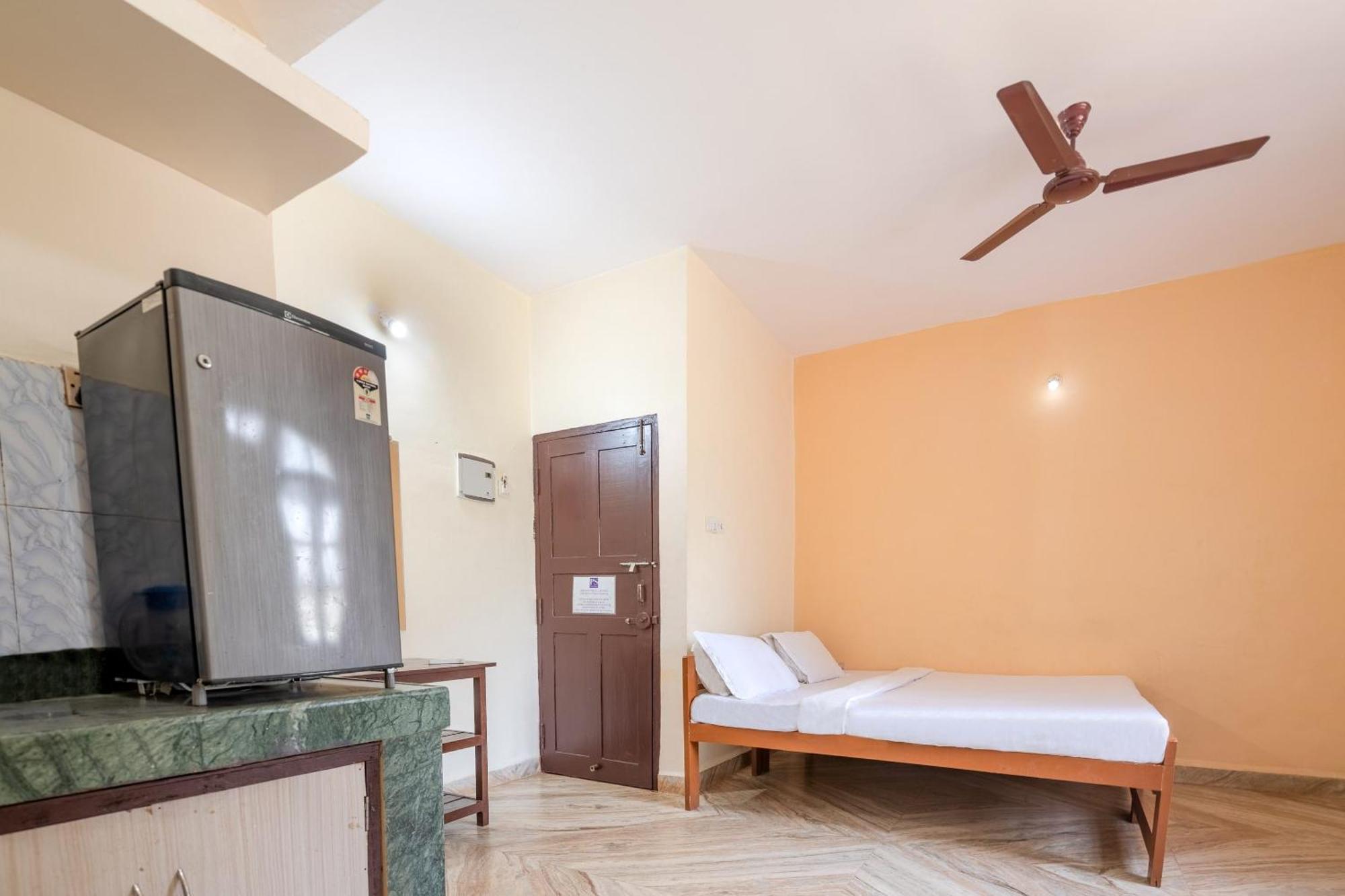 Spot On Ps Guest House Calangute Buitenkant foto